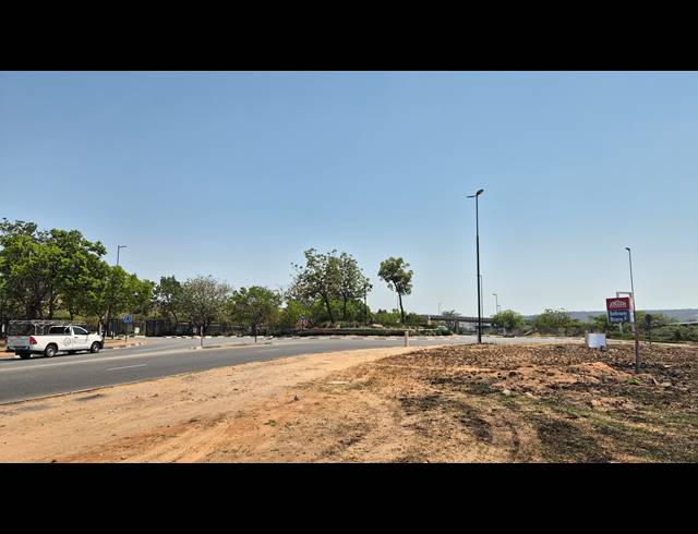 11,900M² VACANT LAND FOR SALE IN RIVERSIDE PARK